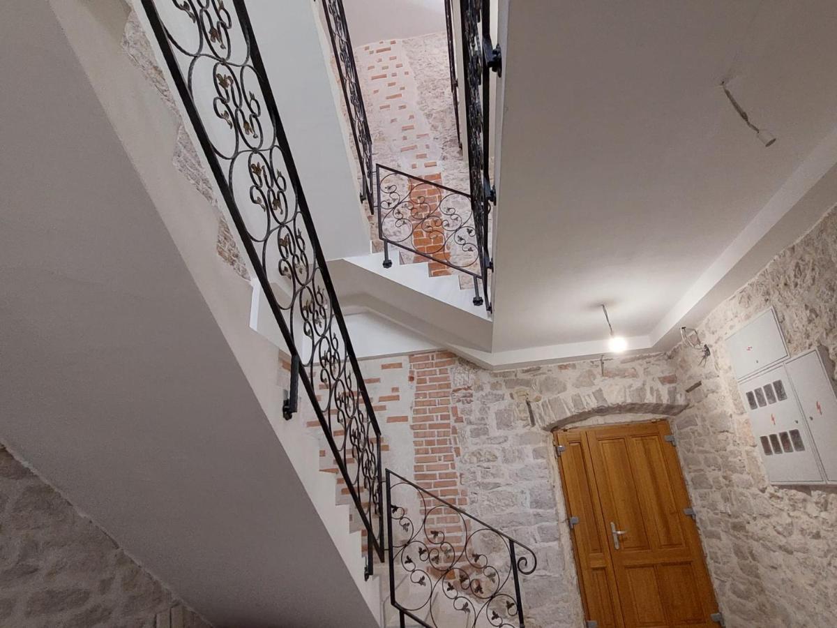 Central Palace Apartment Шибеник Экстерьер фото