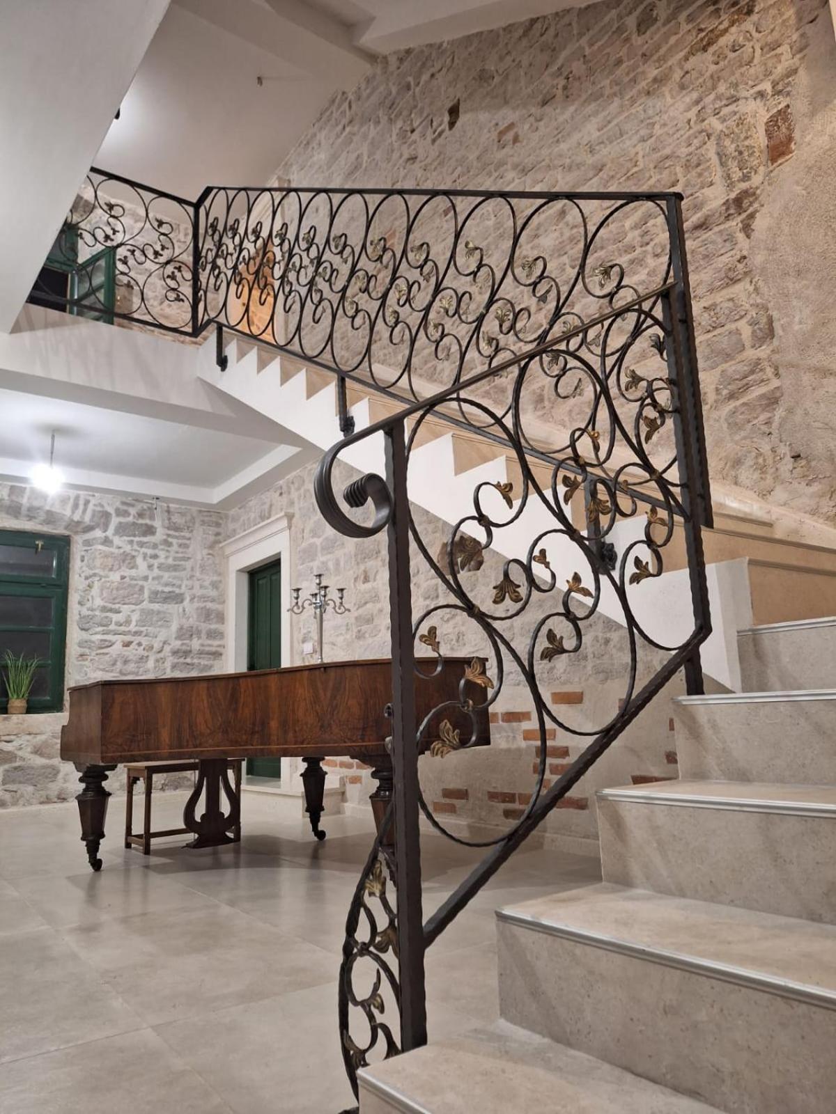 Central Palace Apartment Шибеник Экстерьер фото