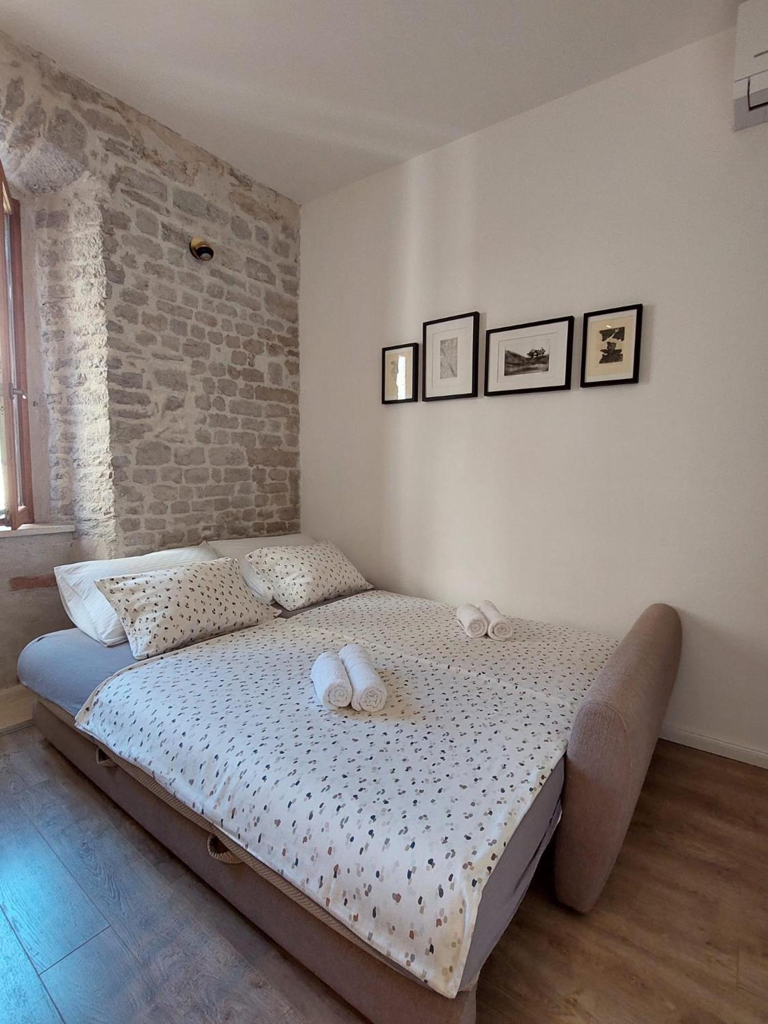 Central Palace Apartment Шибеник Экстерьер фото